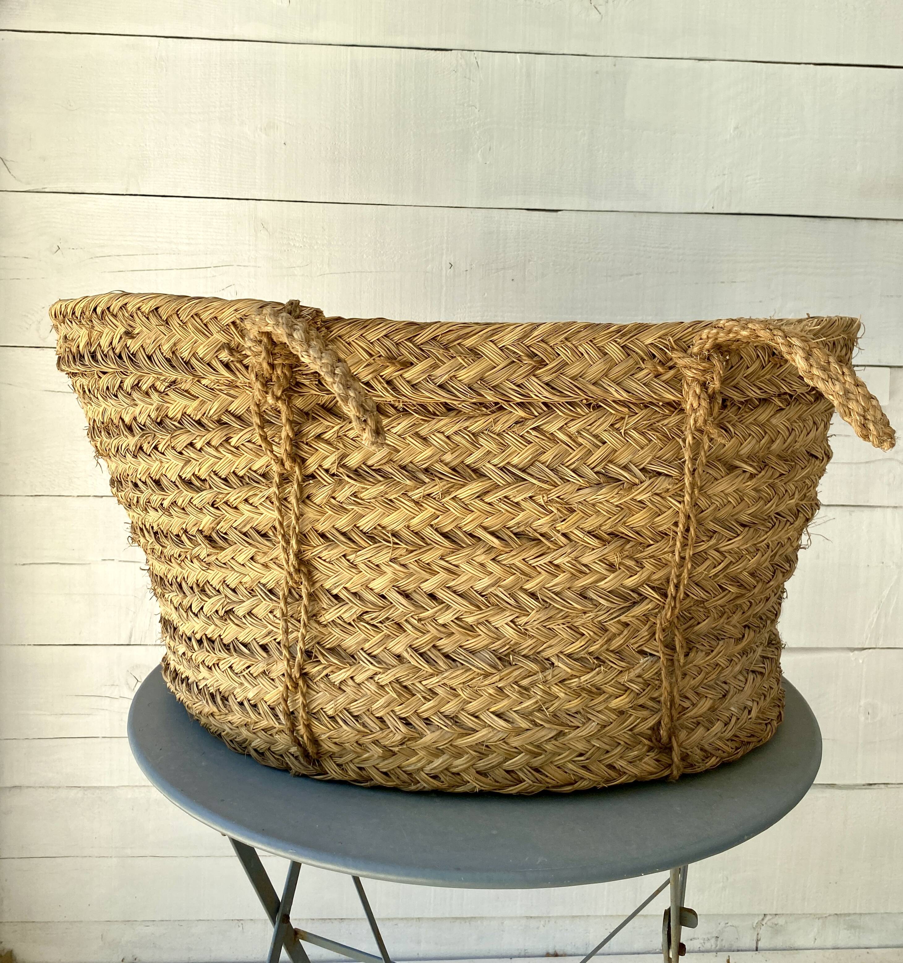 XXL woven straw basket