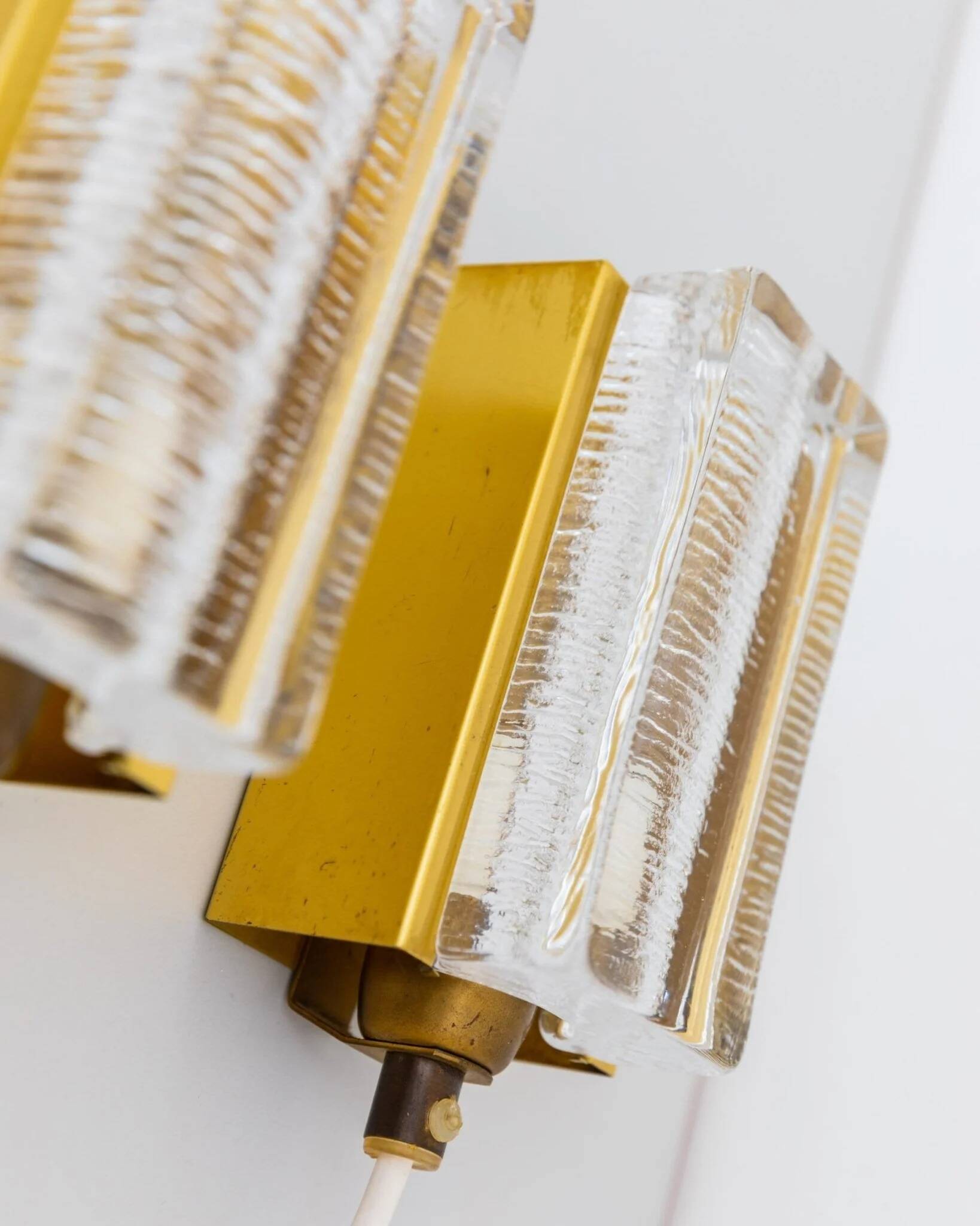 Set of 2 Vitrika Atlantic Wall Lamps in Clear Glass with Brass-Gold Frames