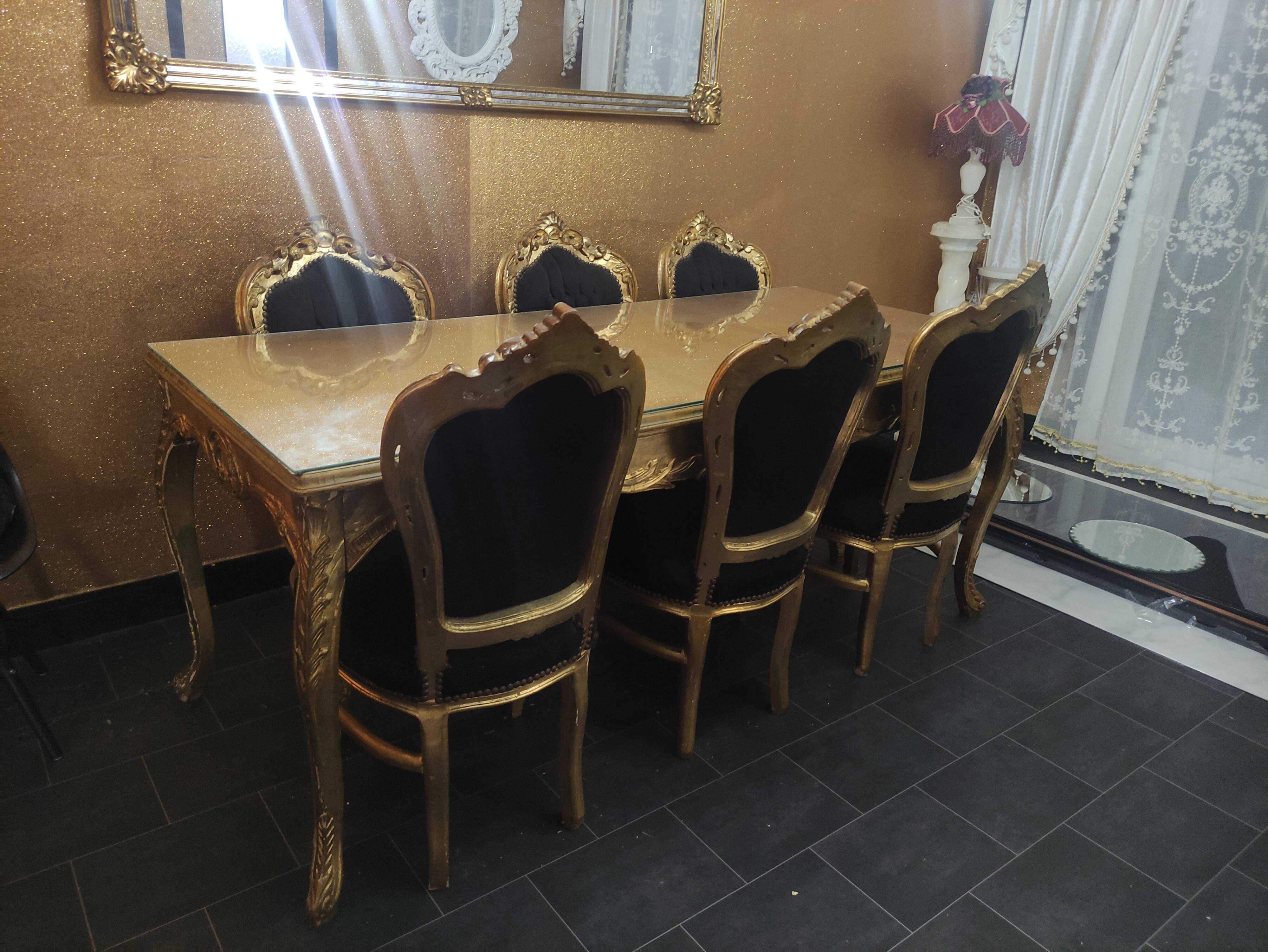 Table + 6 baroque chairs