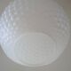Suspension « boule » vintage en opaline
