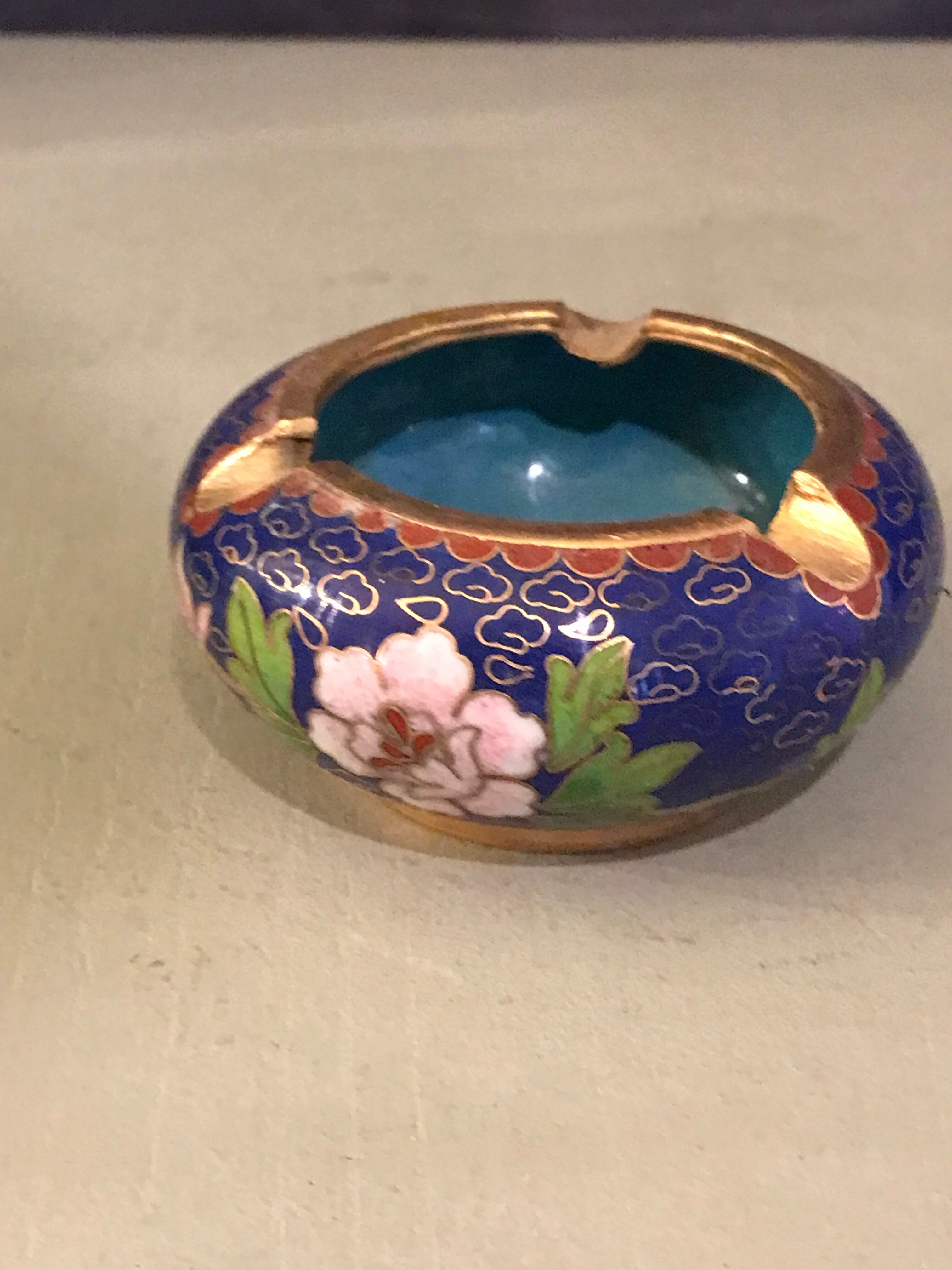 Old ashtray in cloisonné enamel japanese floral decoration