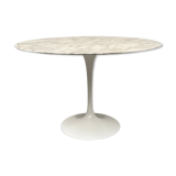 Florence Knoll round table, marble top and tulip base, circa 1960, Eero Saarinen