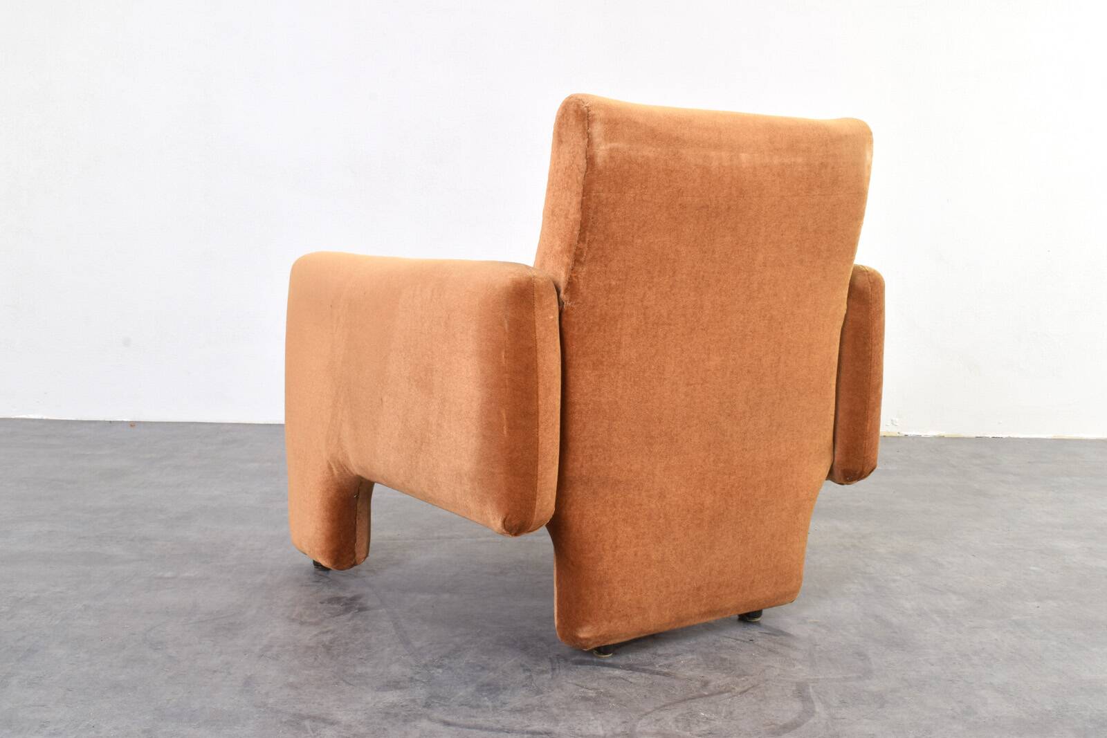 Vintage Italian Lounge Chair in Copper Velvet, 1970s.