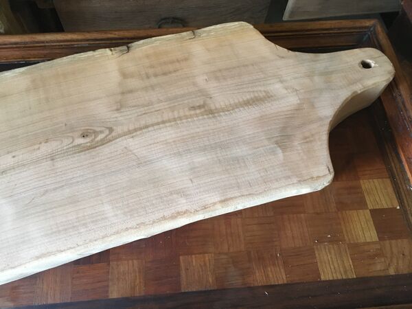 Planche à découper en merisier