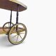 Chariot de bar en marqueterie de style Hollywood Regency italien présente des motifs floraux complexes.