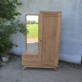 Asymmetrical cabinet