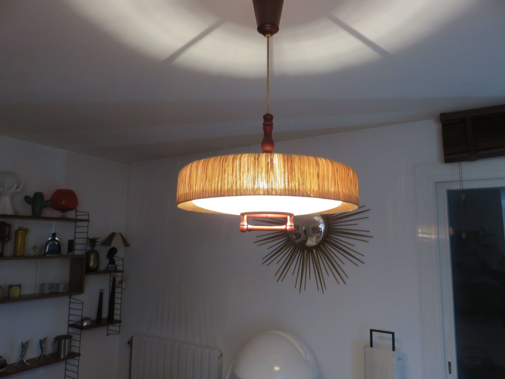 Suspension Temde en sisal et teck vers 1960