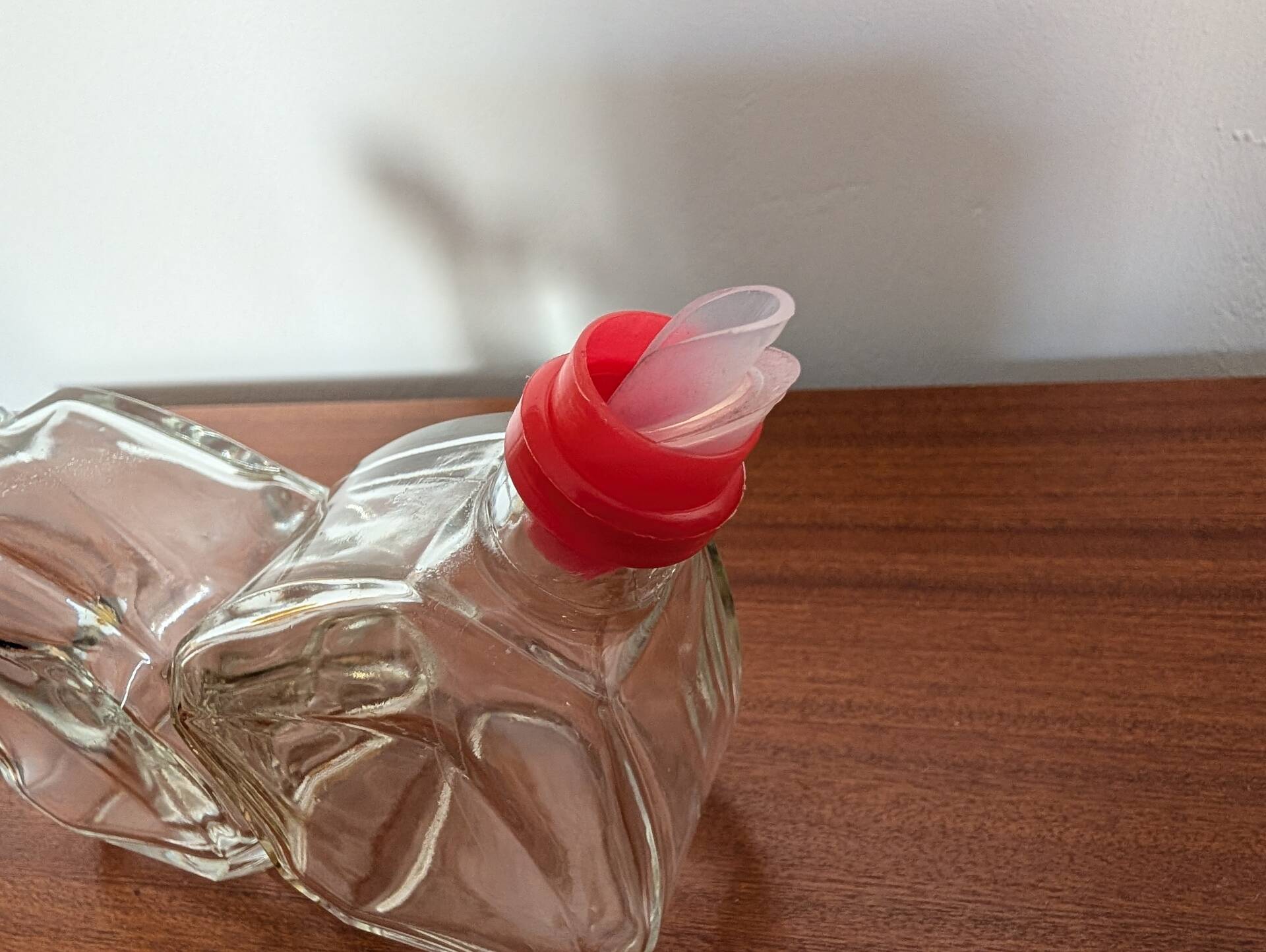 Oil and vinegar dispenser design in moulded glass – 1970s