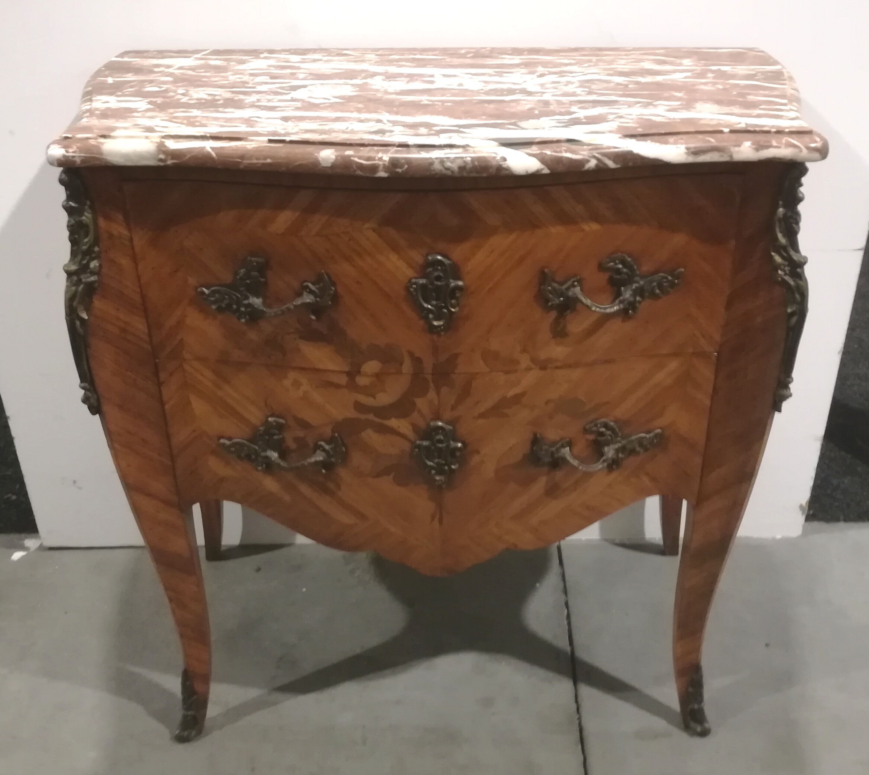 Dresser Louis XV style with marquetry