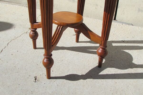 Heal in blond solid oak