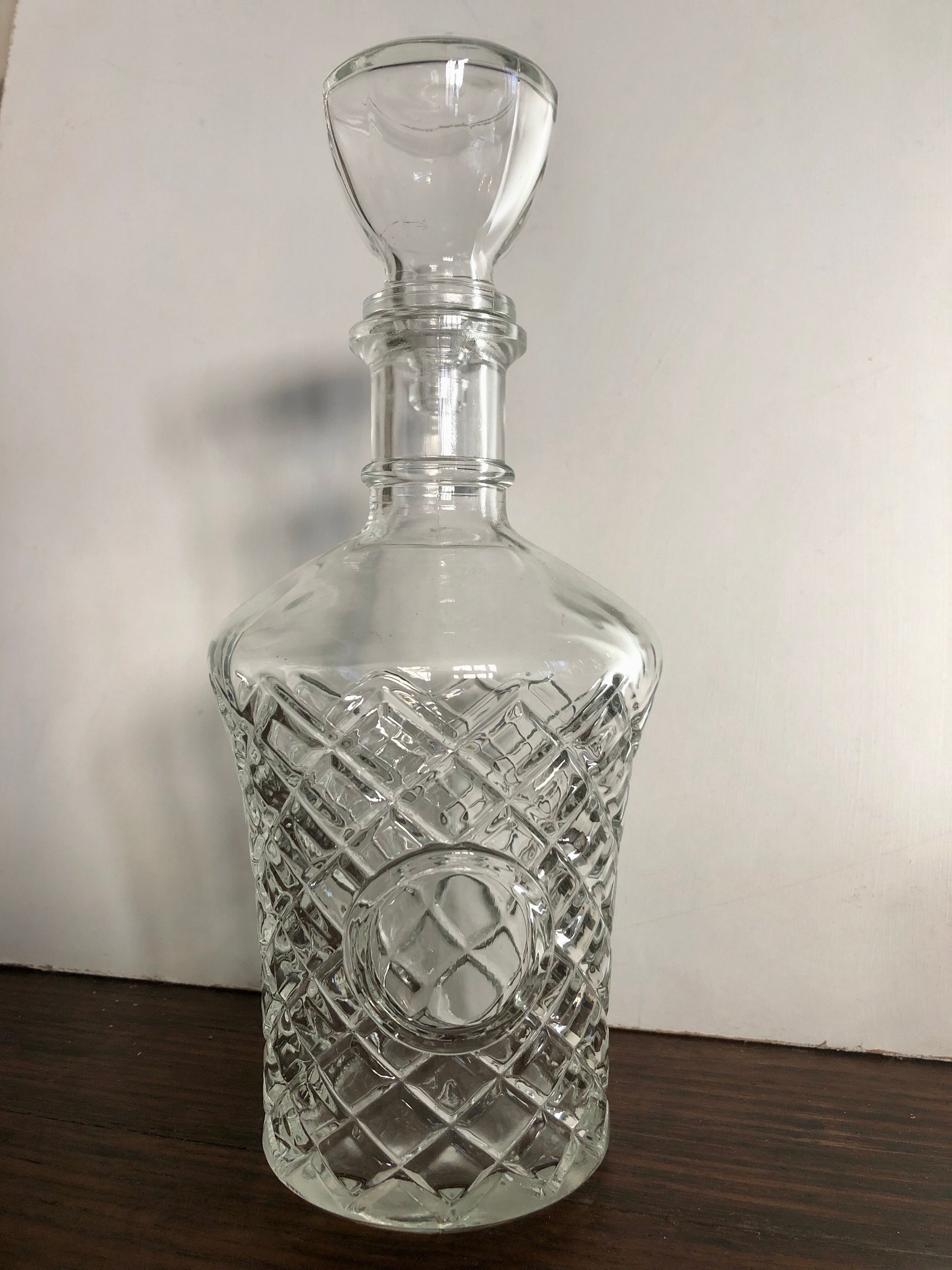 Carafe avec médaillon, verre taillé