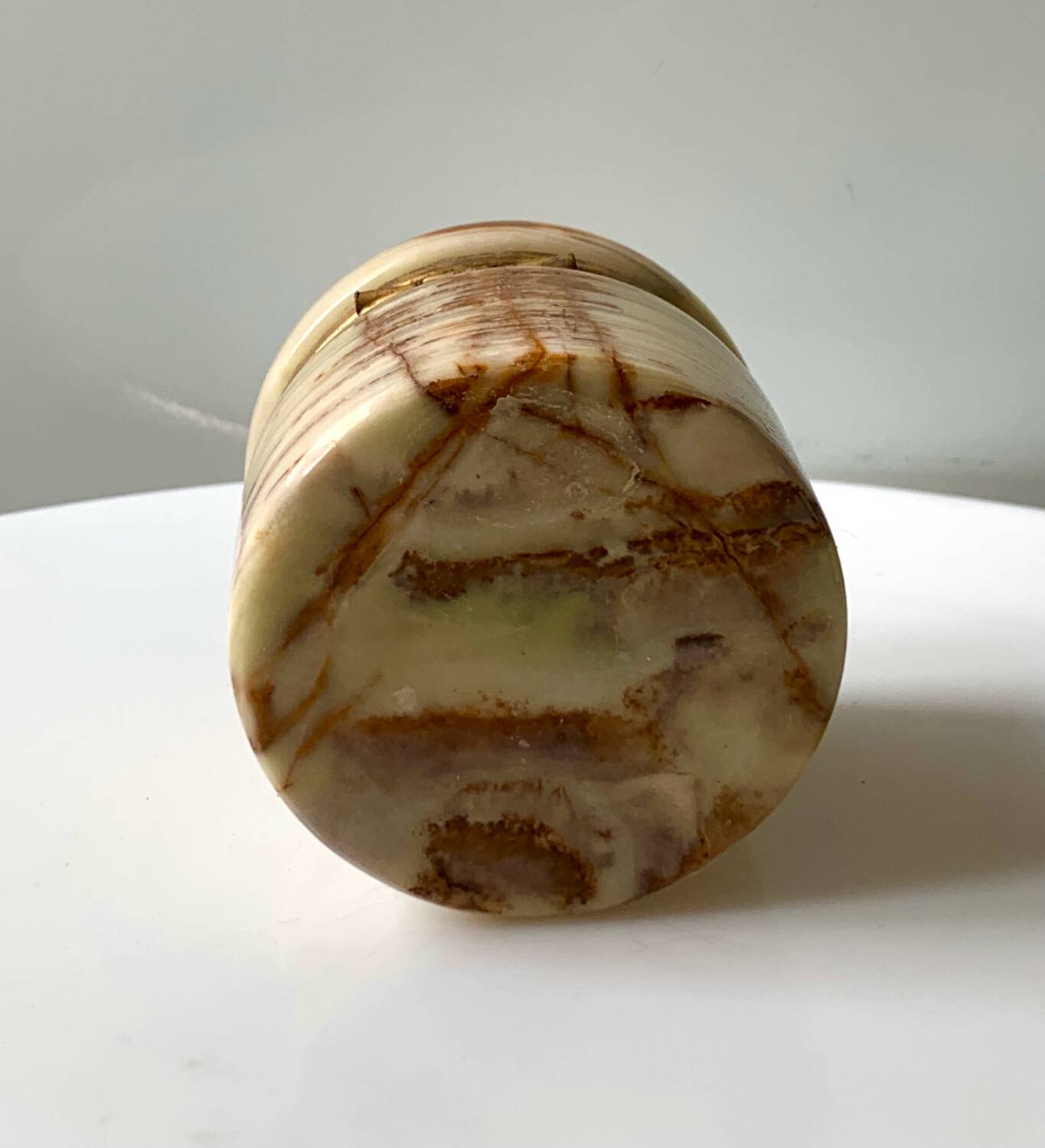Ancienne boîte ronde onyx laiton vintage