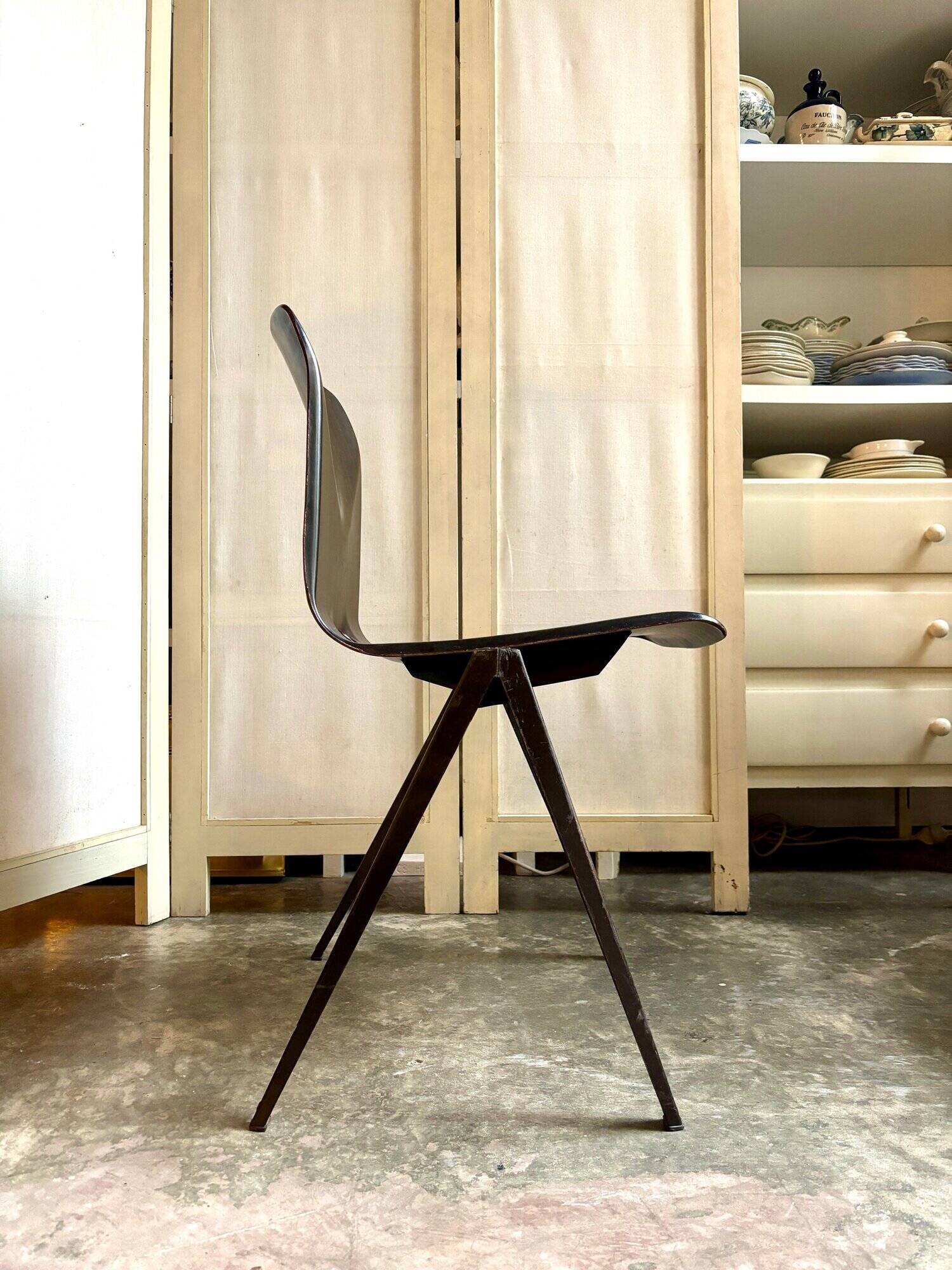 “Galvanitas S22” chair by Pagholz
