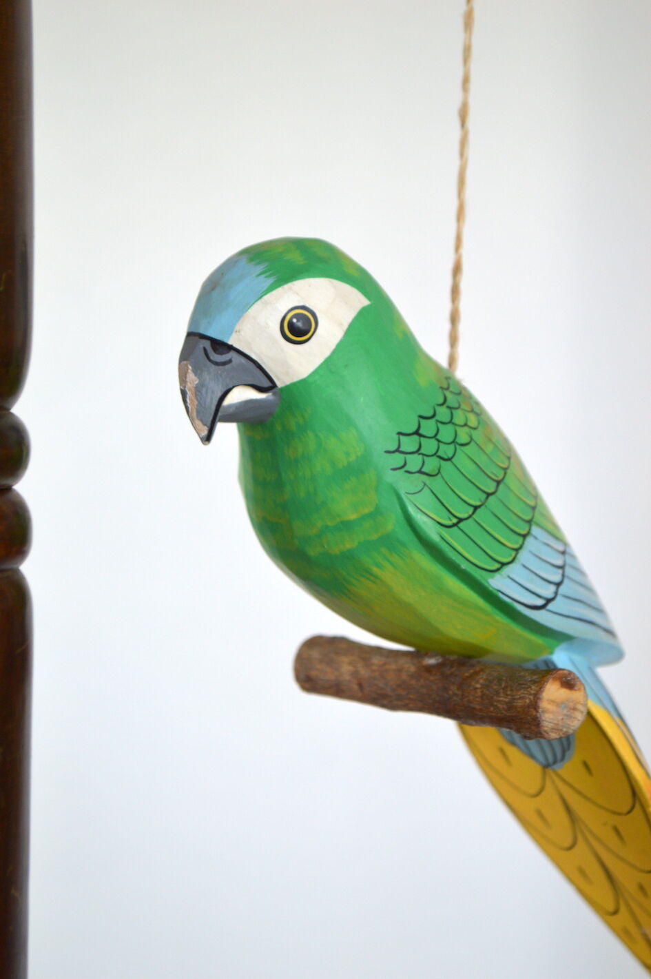 Wooden parrot to hang