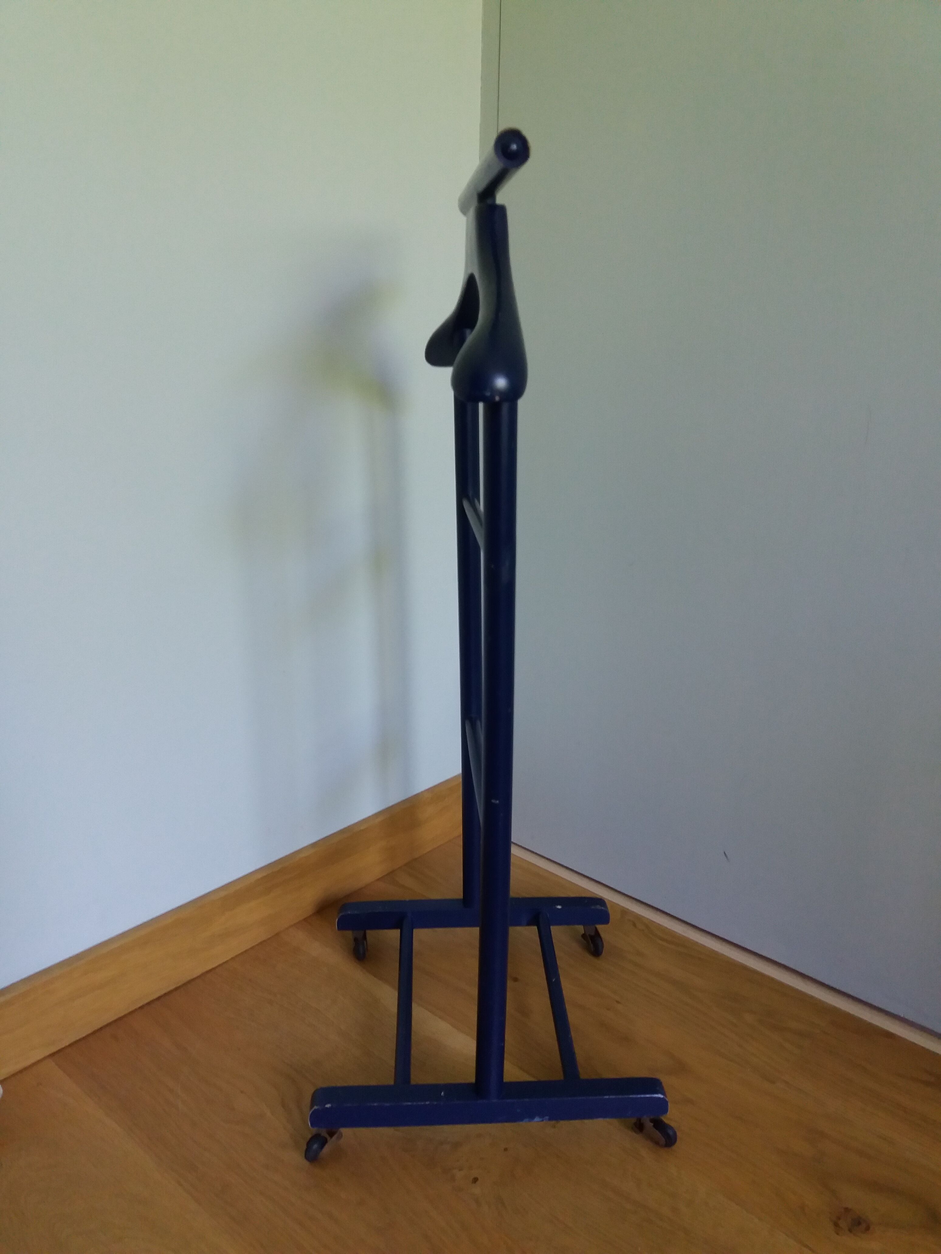 Children's room valet