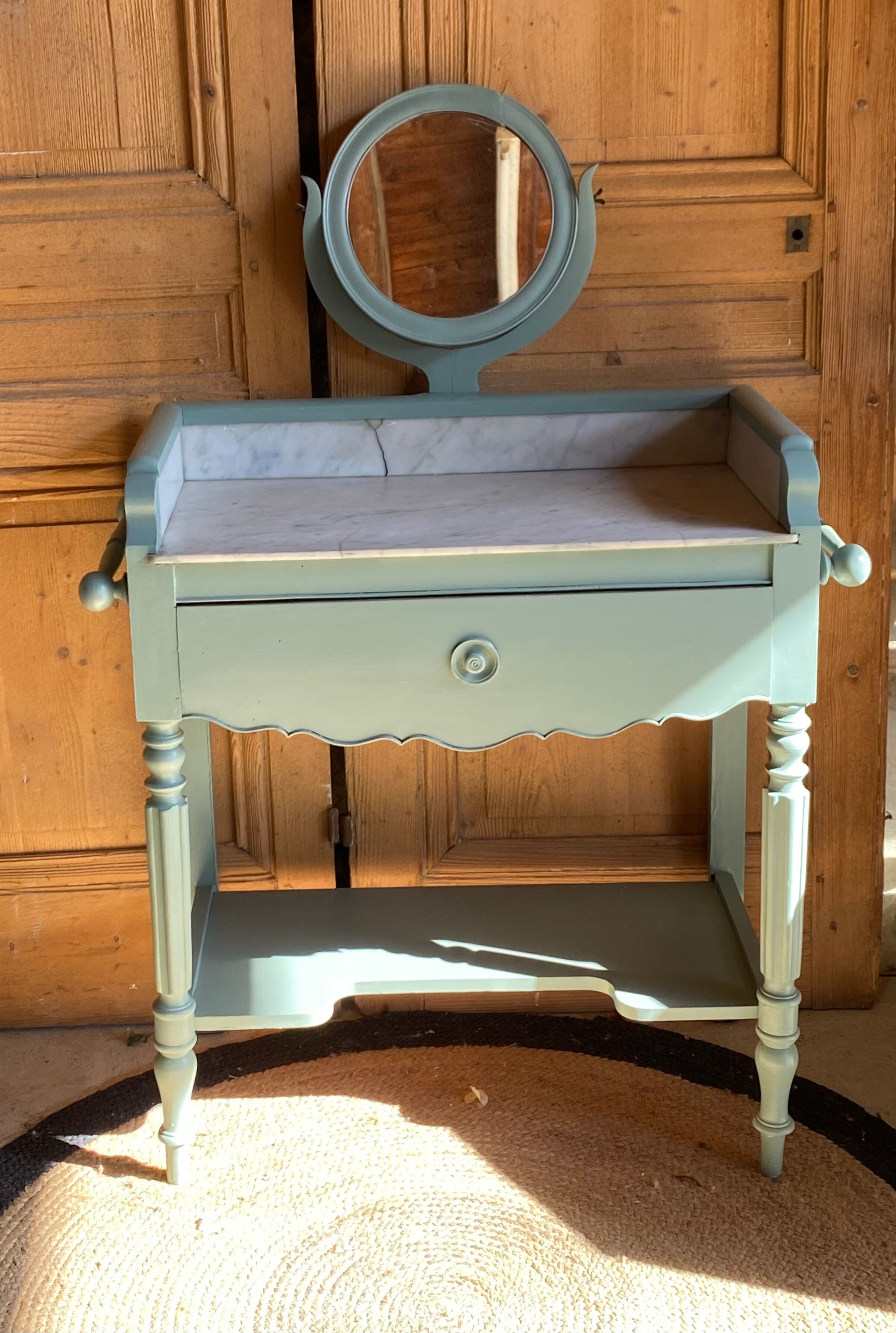 Toilet table or dressing table