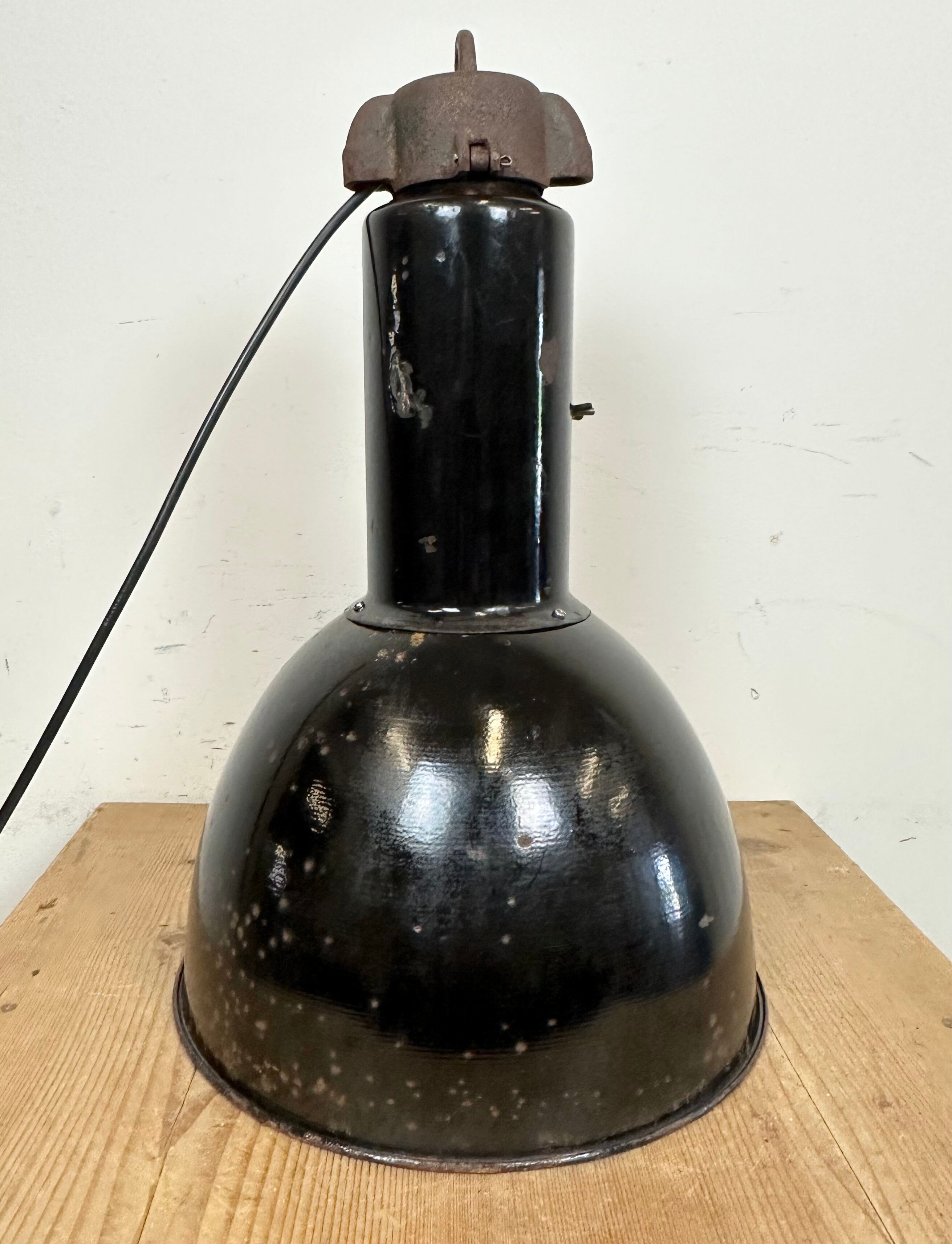 Rusty Industrial Bauhaus Black Enamel Pendant Lamp, 1930s