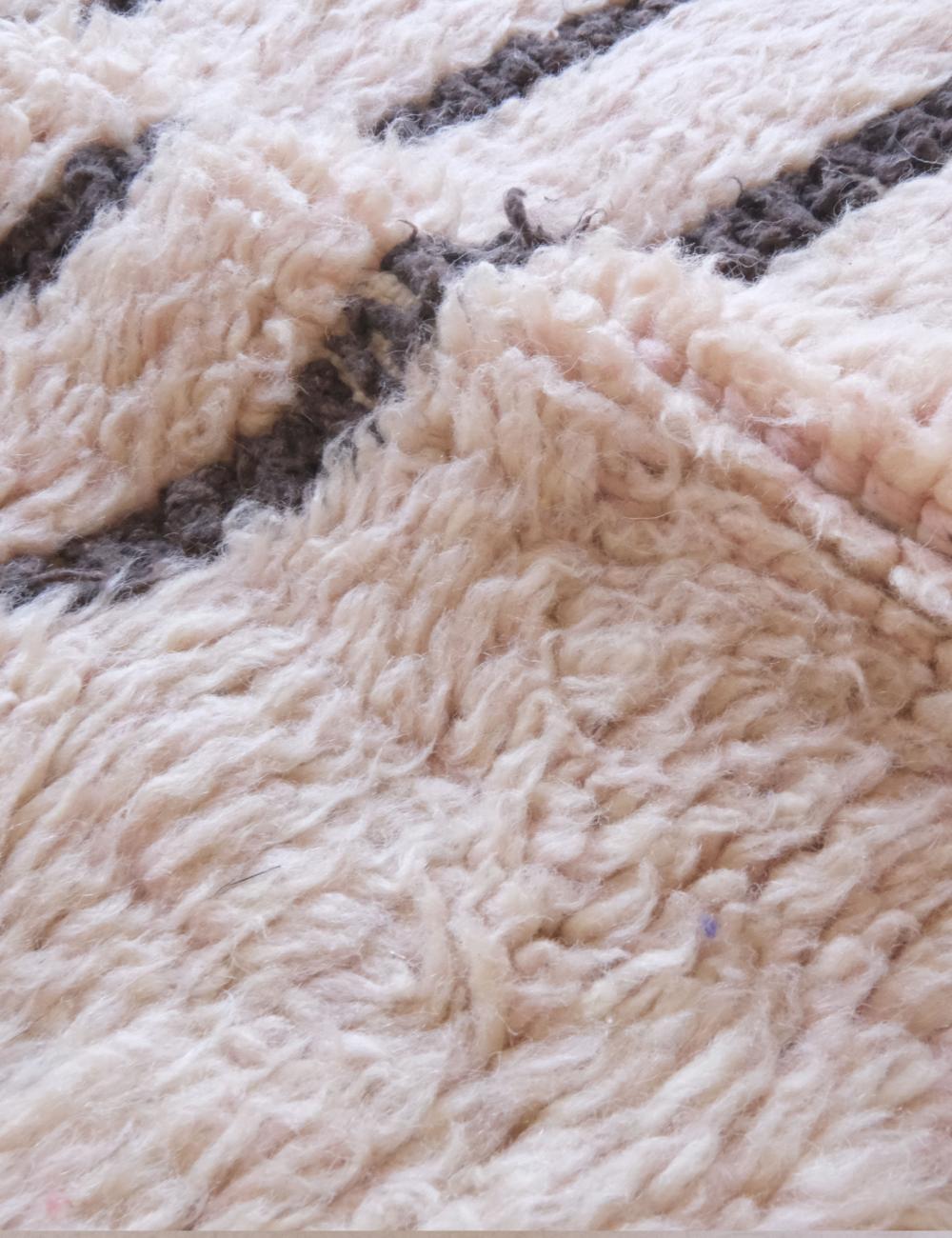 Pale Pink Berber Rug - 173 x 116 cm