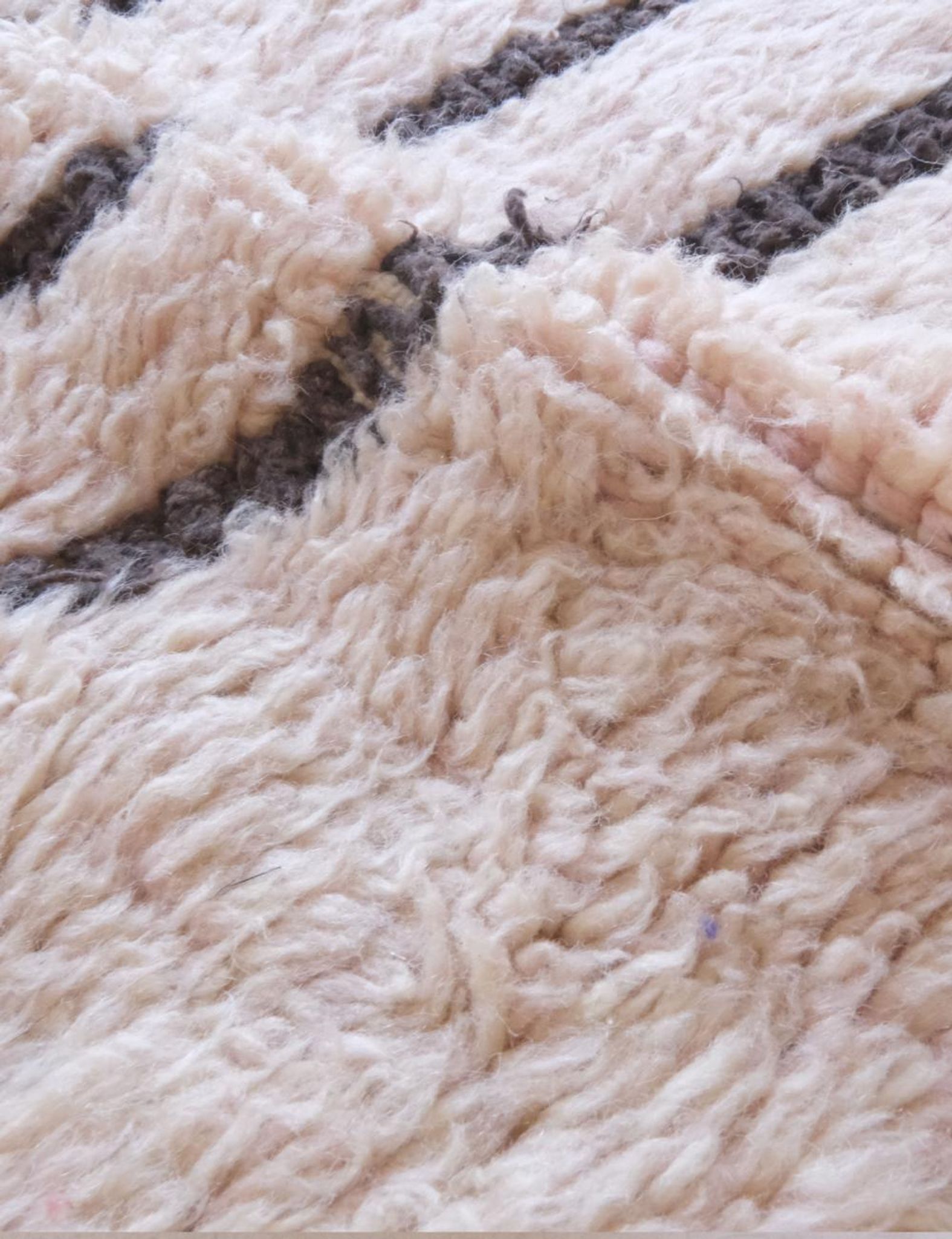 Pale Pink Berber Rug - 173 x 116 cm
