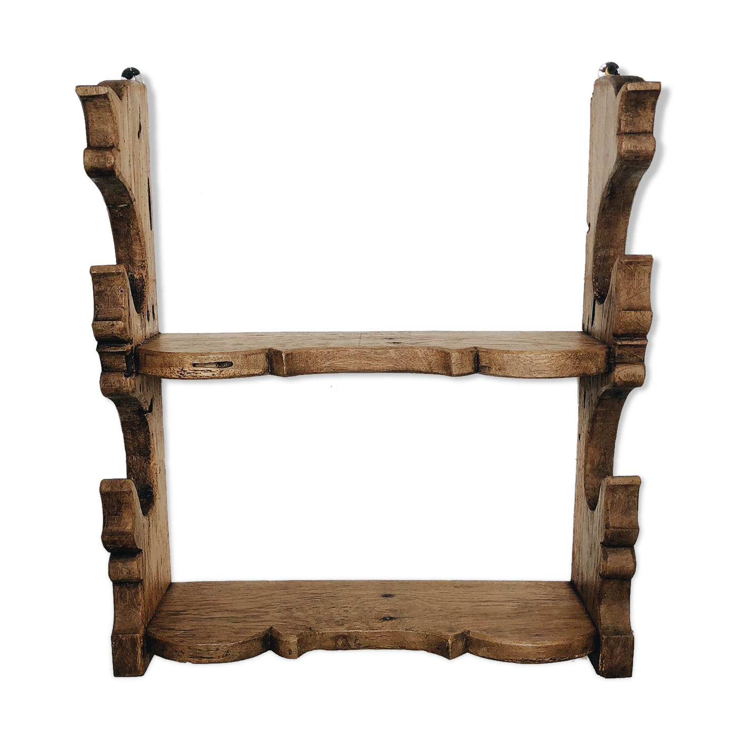 Artisanal shelf in raw wood