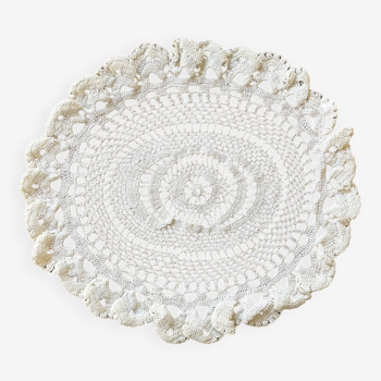 1 crochet doily, oval, old vintage