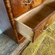 Commode galbée Art Déco en noyer
