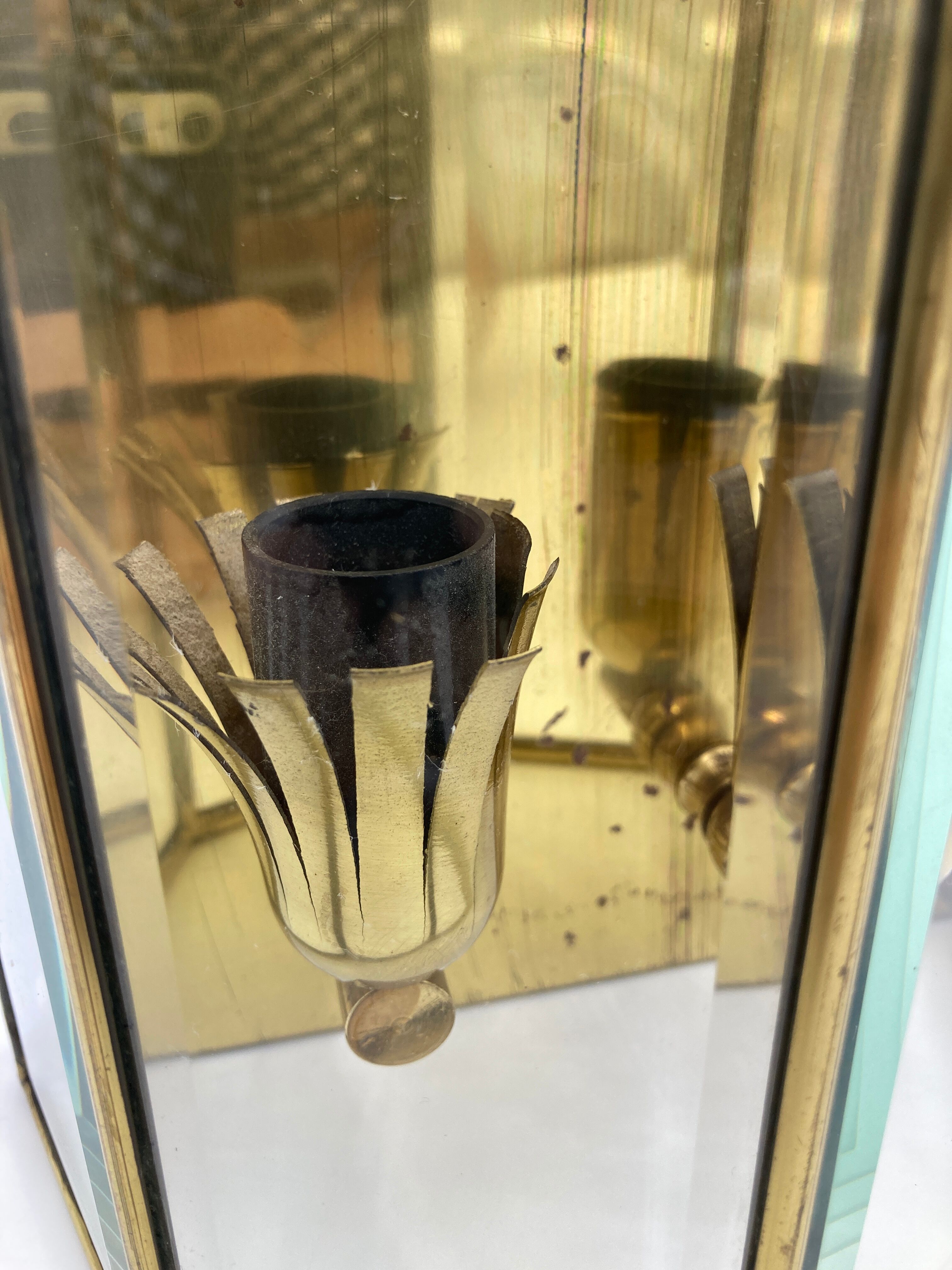 Applies two brass and glass fires