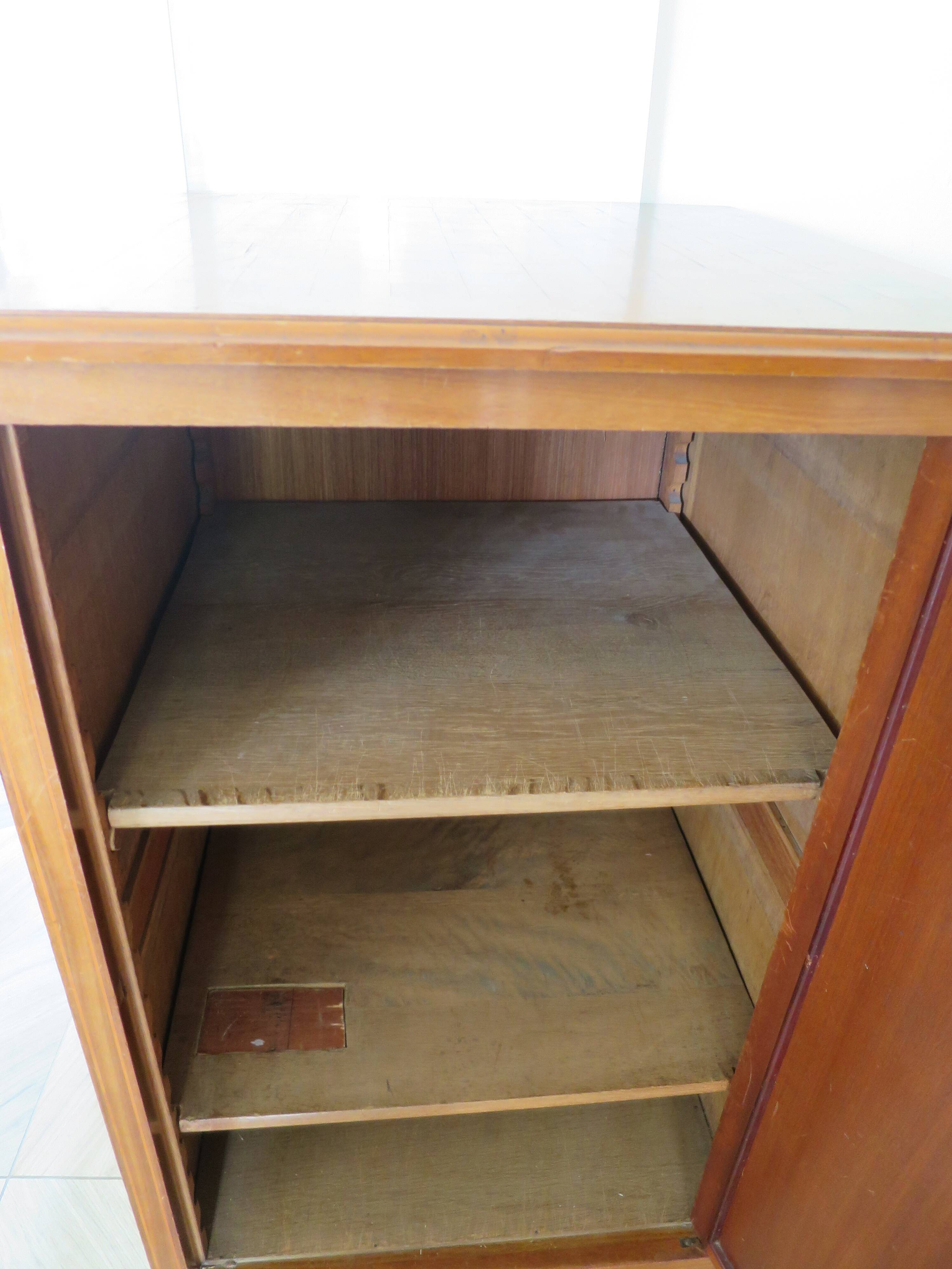 Buffet, bonnetière style Directoire