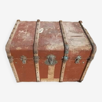 Trunk solid wood box with patinated fabrics storage