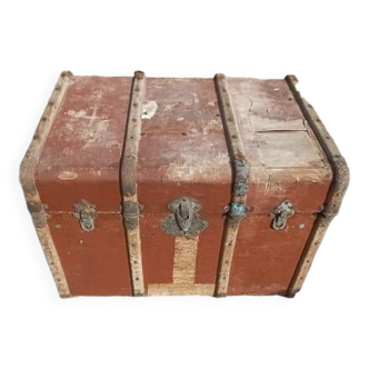 Trunk solid wood box with patinated fabrics storage