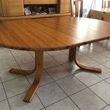 Rainer Daumiller extendable solid wood round table