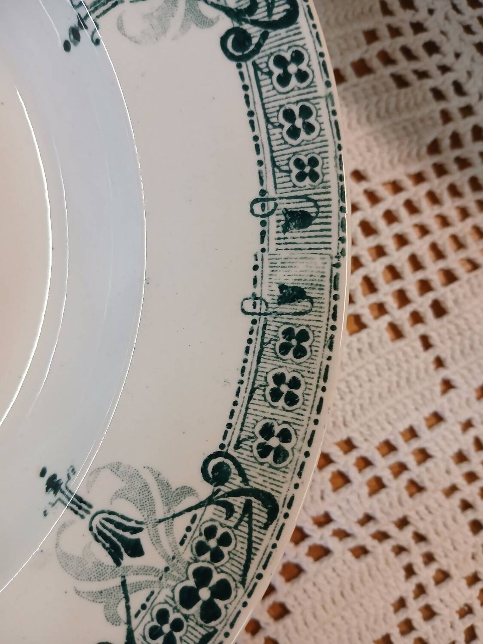 6 assiettes creuses anciennes Terre de fer