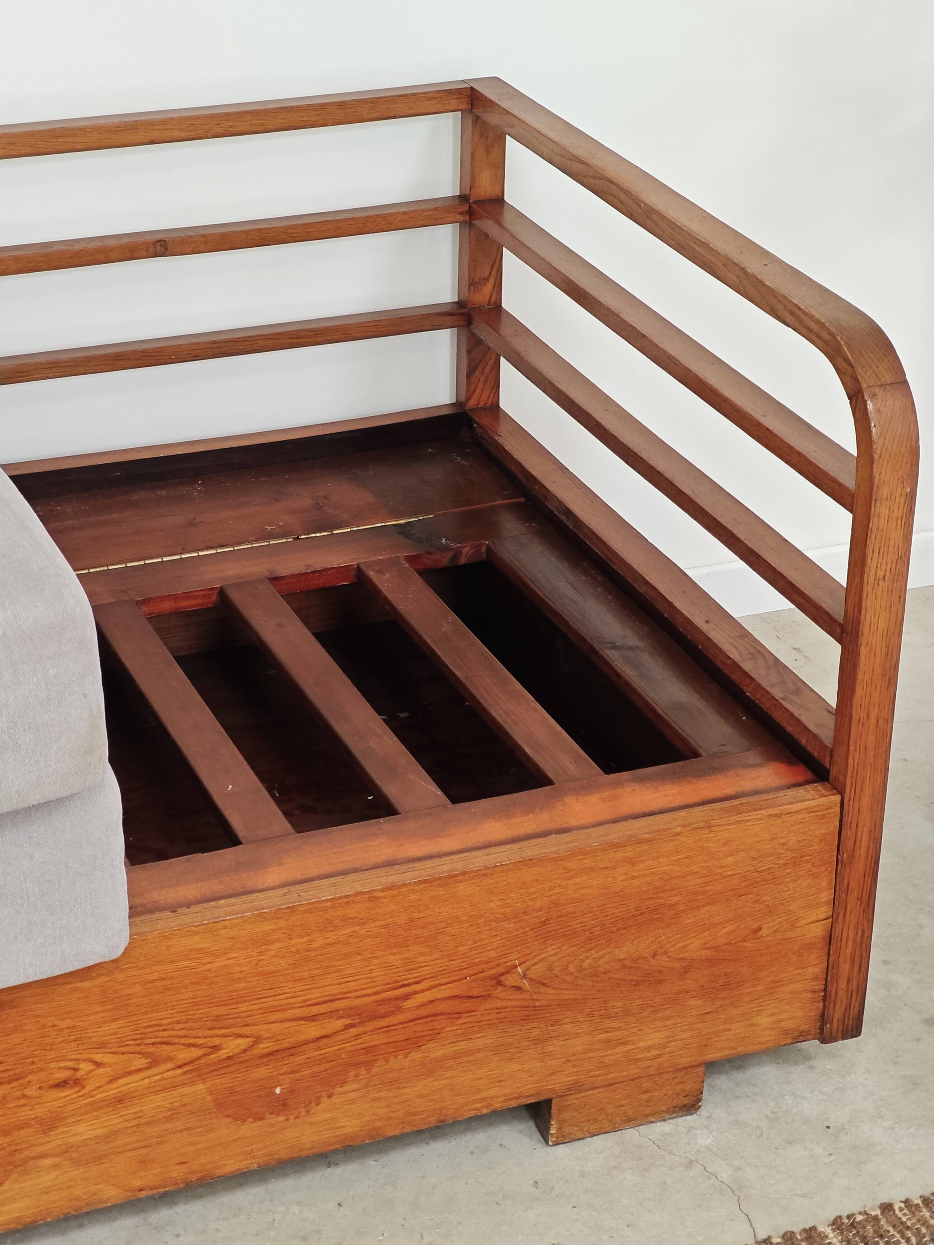 Art Deco sofa gray fabric Jindrich Halabala 1930