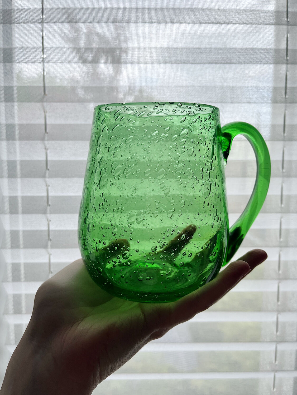 Bubbled glass beer mugs