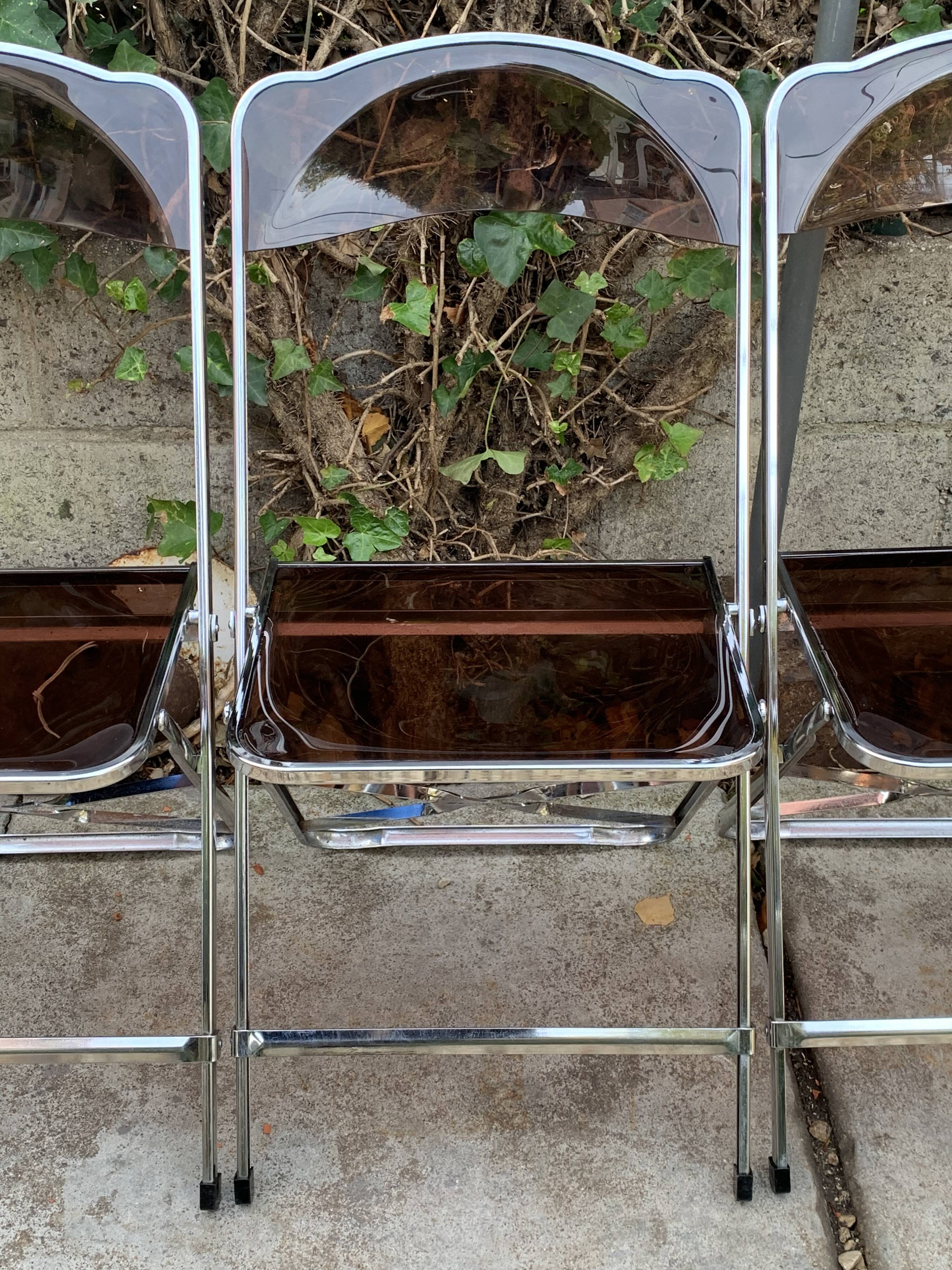 6 chaises pliantes en Plexiglas fumé et métal chrome Chaisor 1970