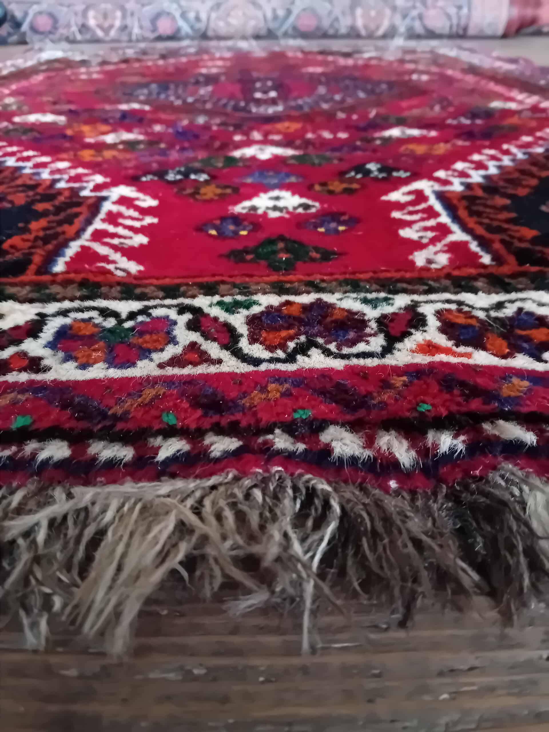 Handmade Persian Qashqai Rug 156x115cm
