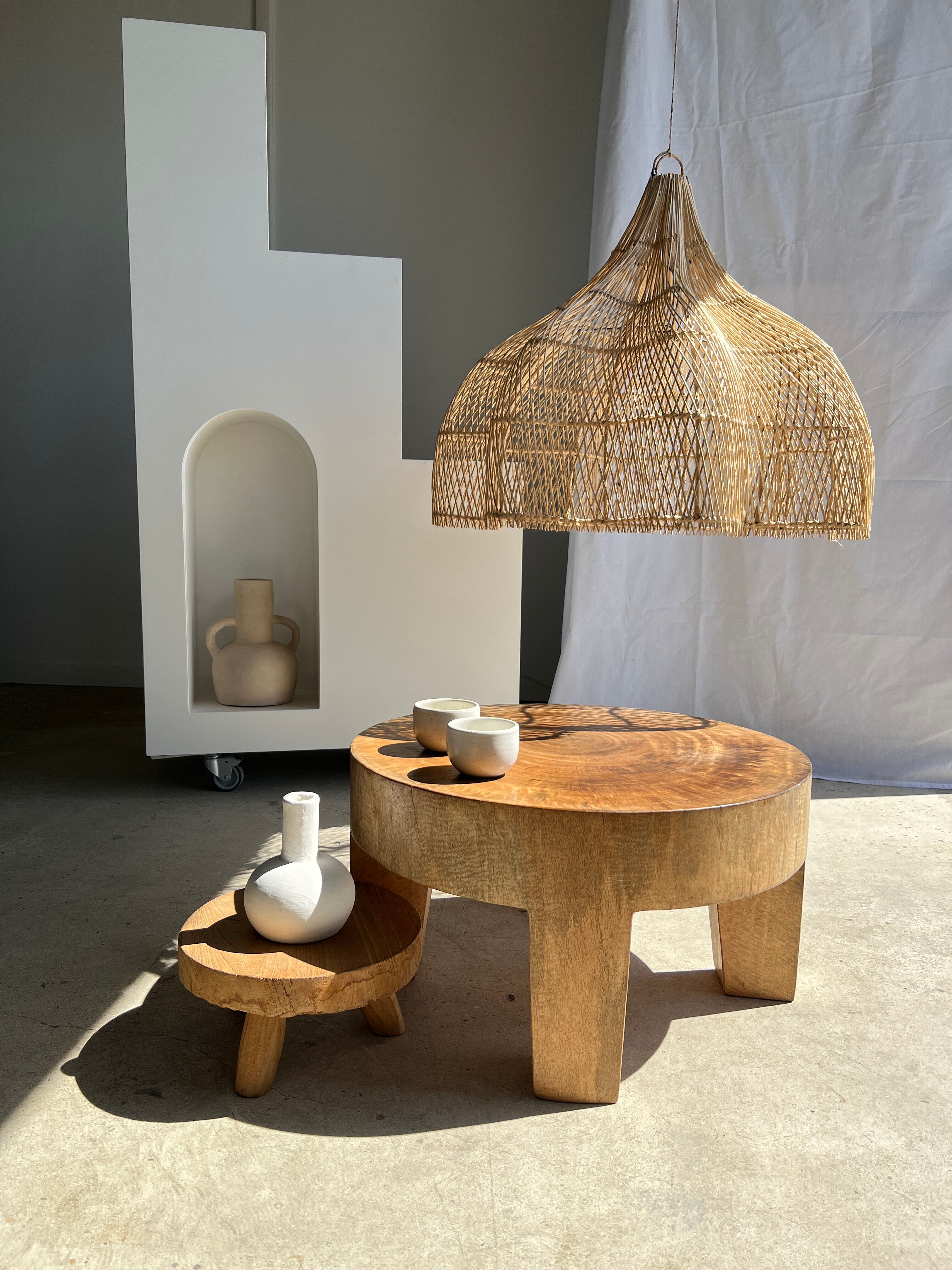 Quadripod coffee table in solid wood monoxyl natural color (dark)