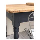Farm table