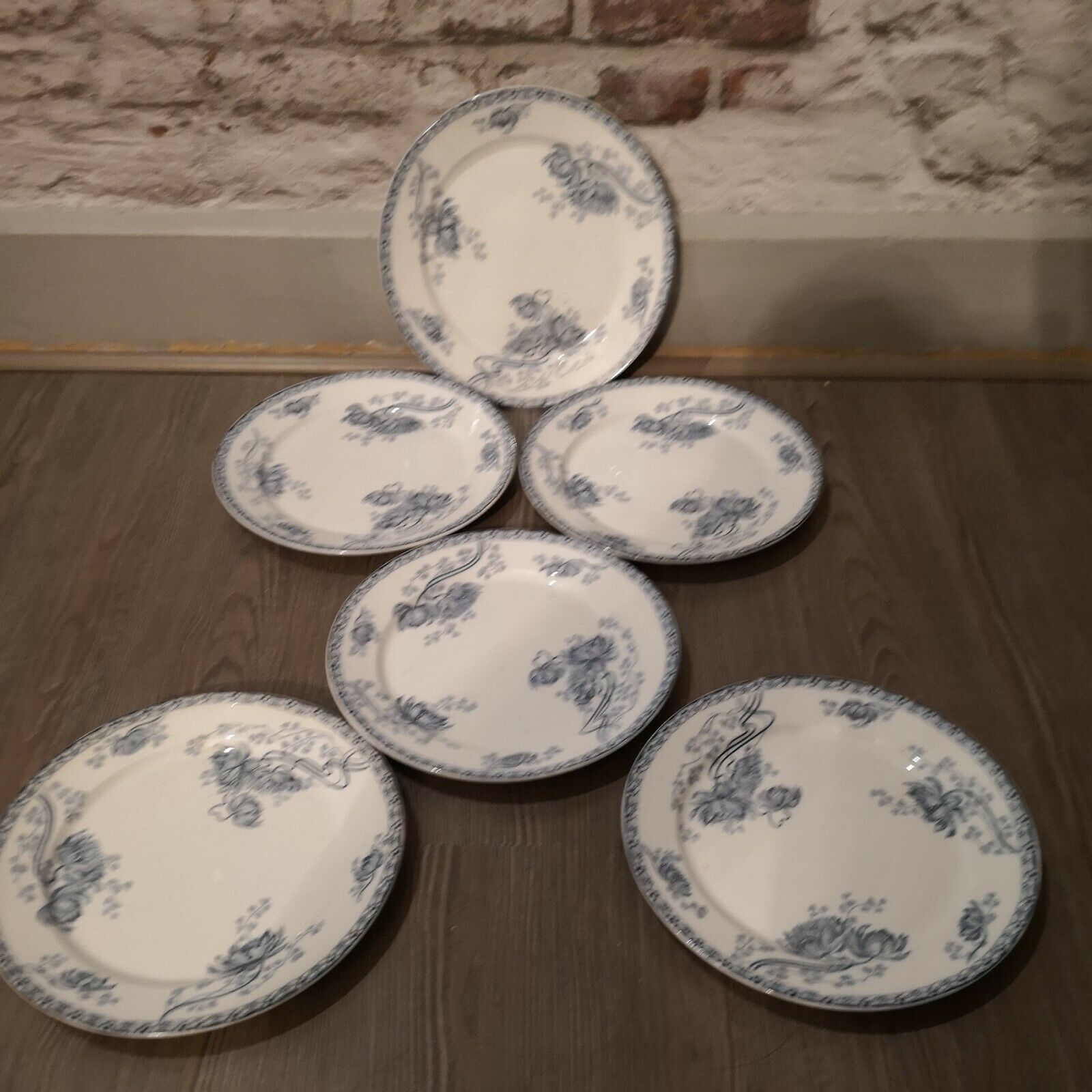 Série de 6 assiettes plates faïence Sarreguemines modèle Royat