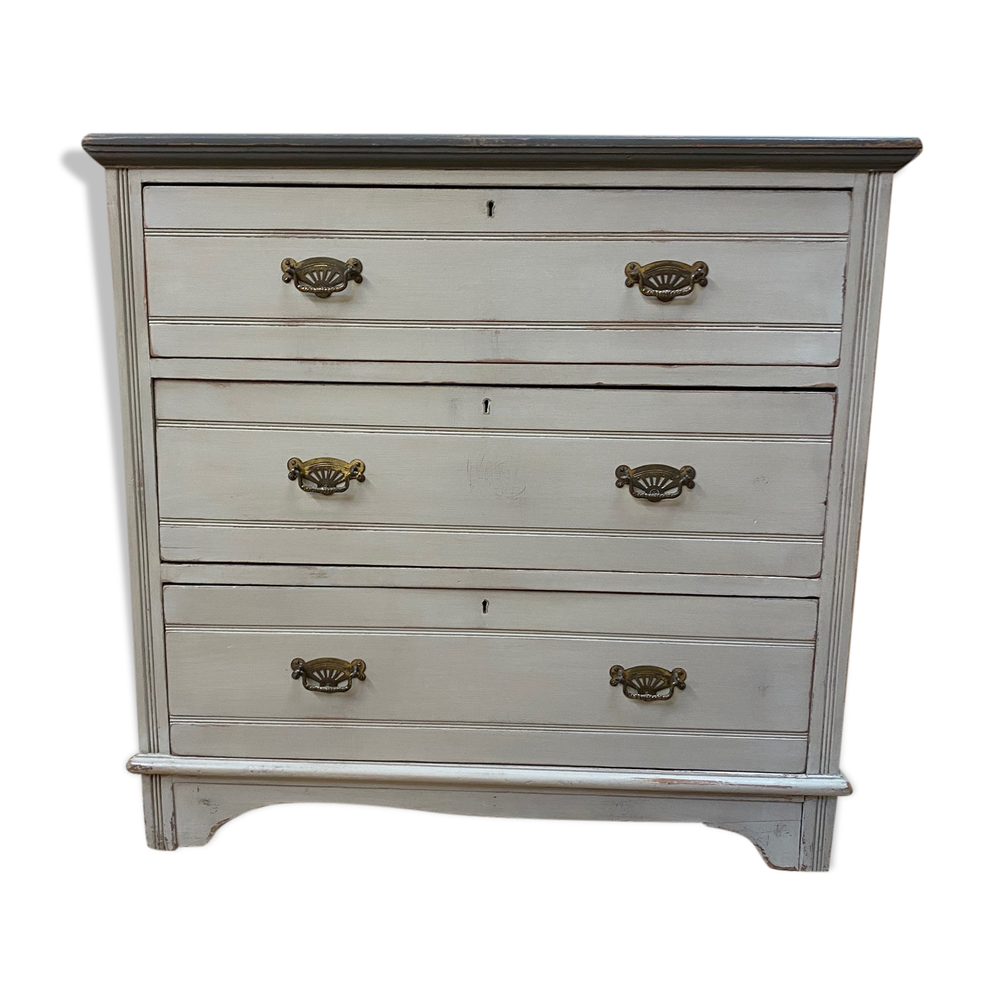 Patinated English chest of drawers from the 30s and 40s