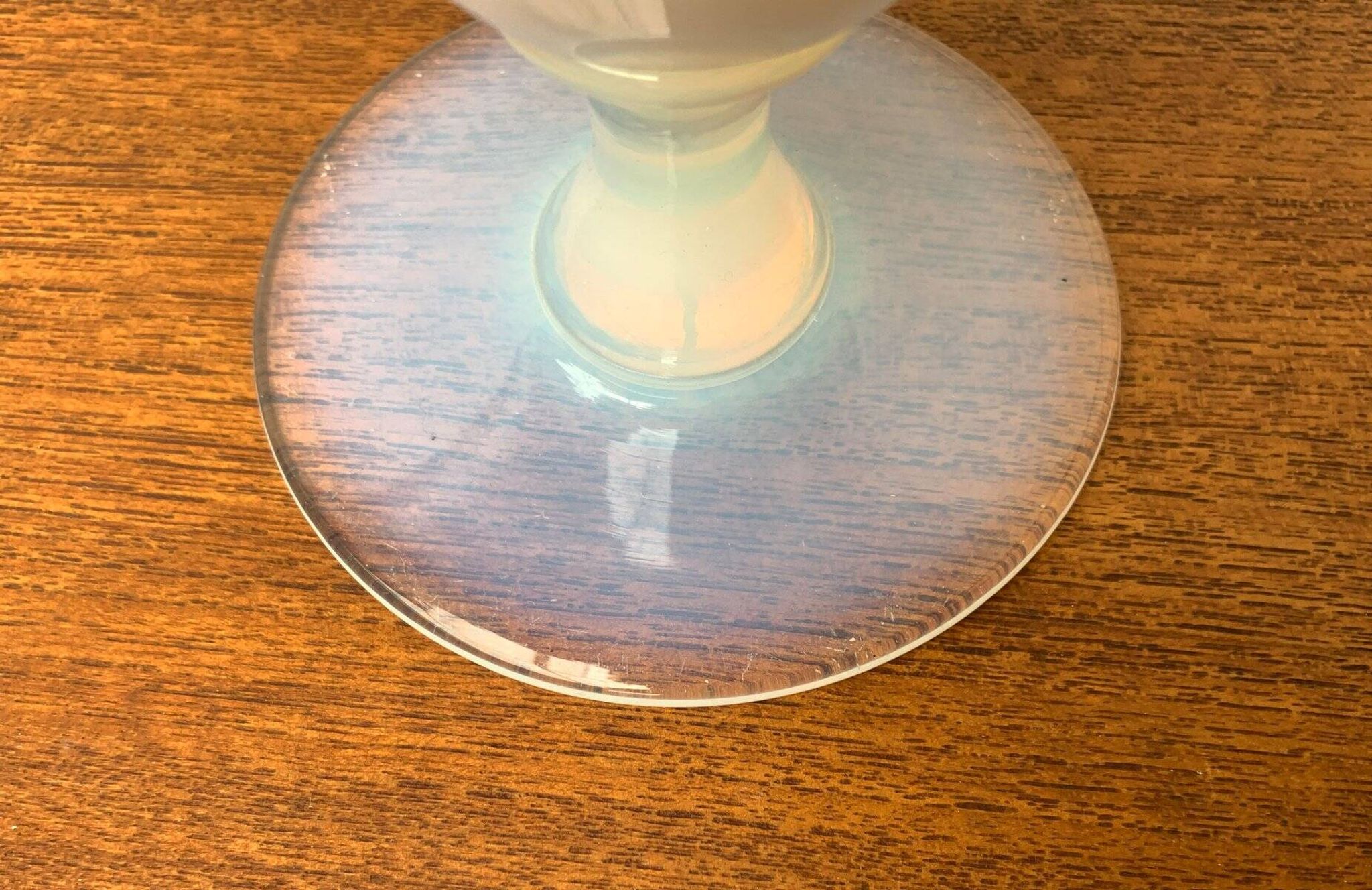 French opaline glass table lamp from the mid-century Sèvres, 1960s.