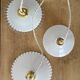 Suspension triple abat-jour vintage en opaline blanche
