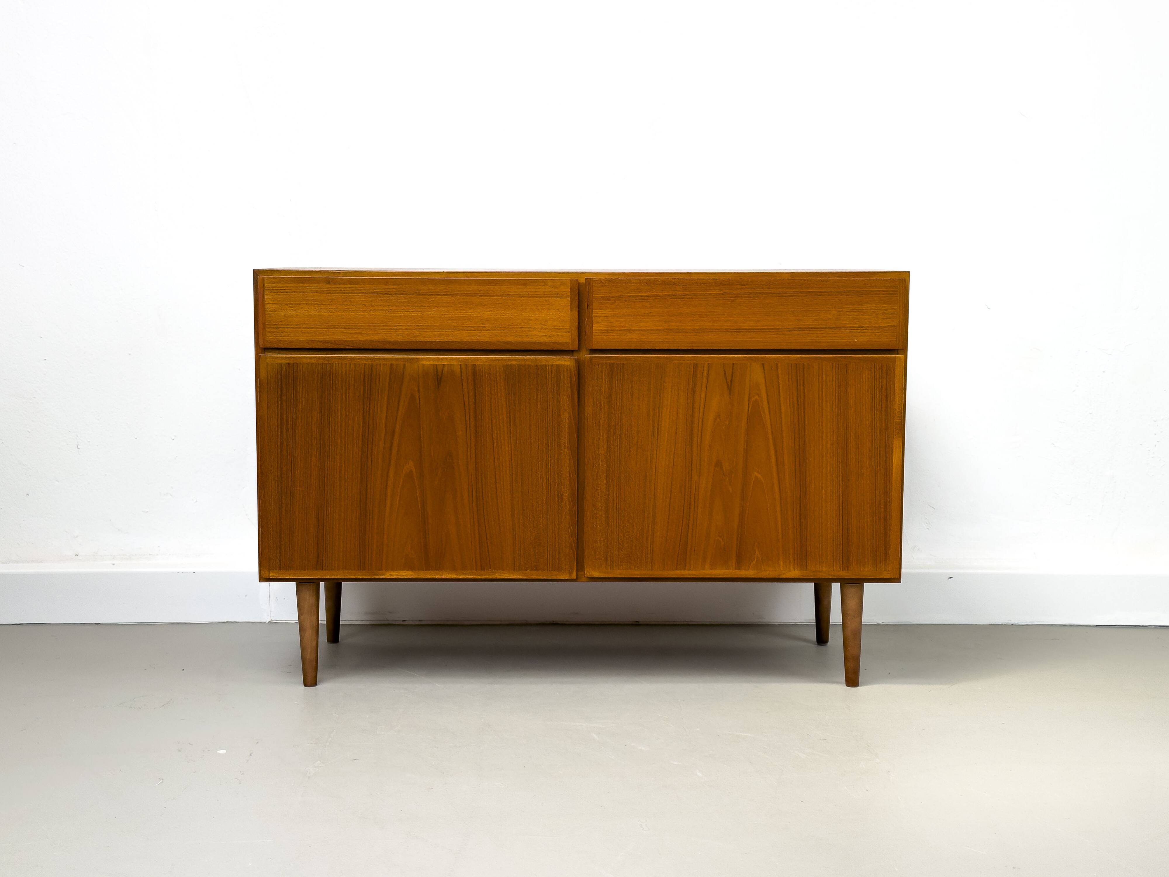 Buffet danois en teck avec tiroirs d'Omann Jun, 1970s