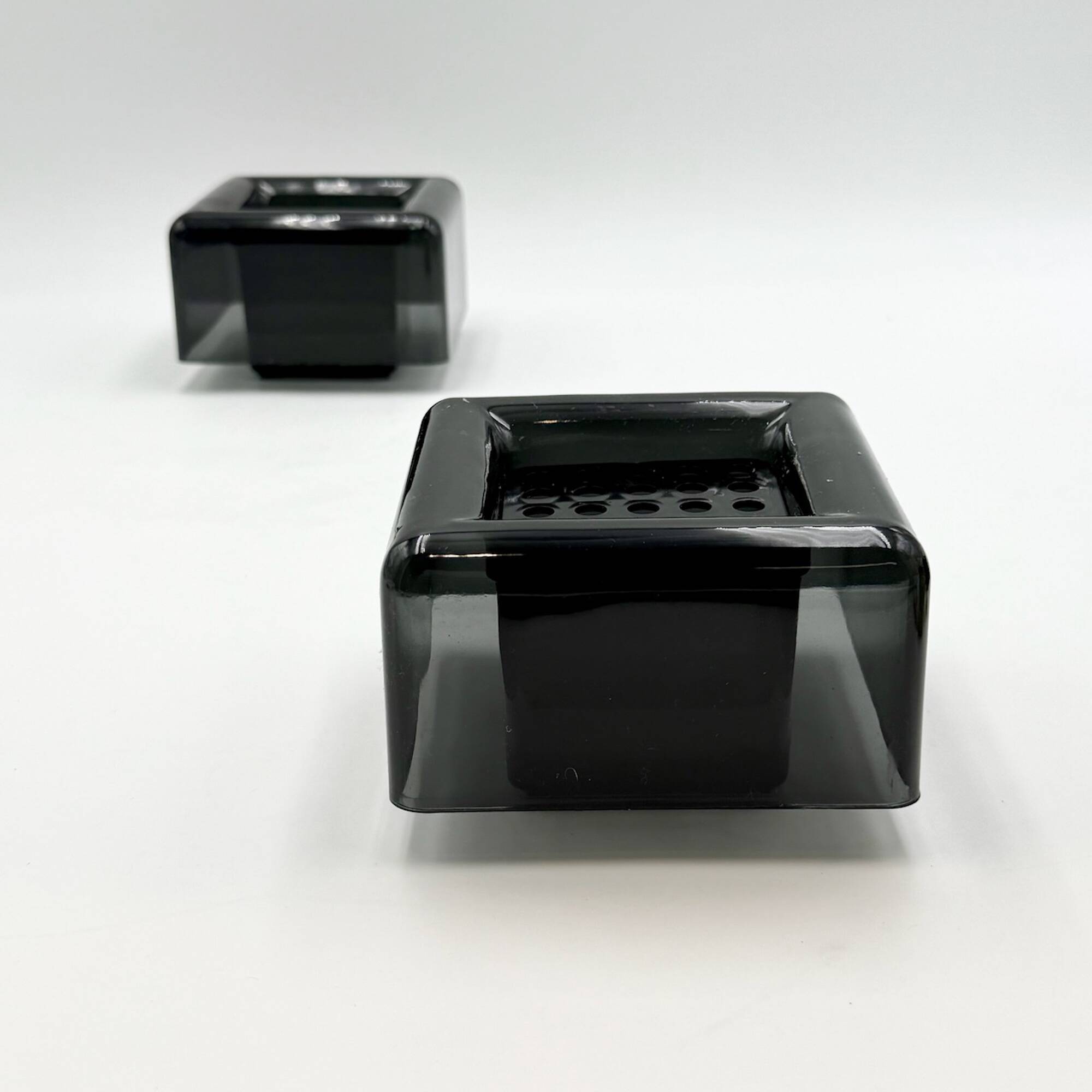 Paire de cache-pots Space Age noirs par Anna Mazzucchelli pour Vastill, Italie