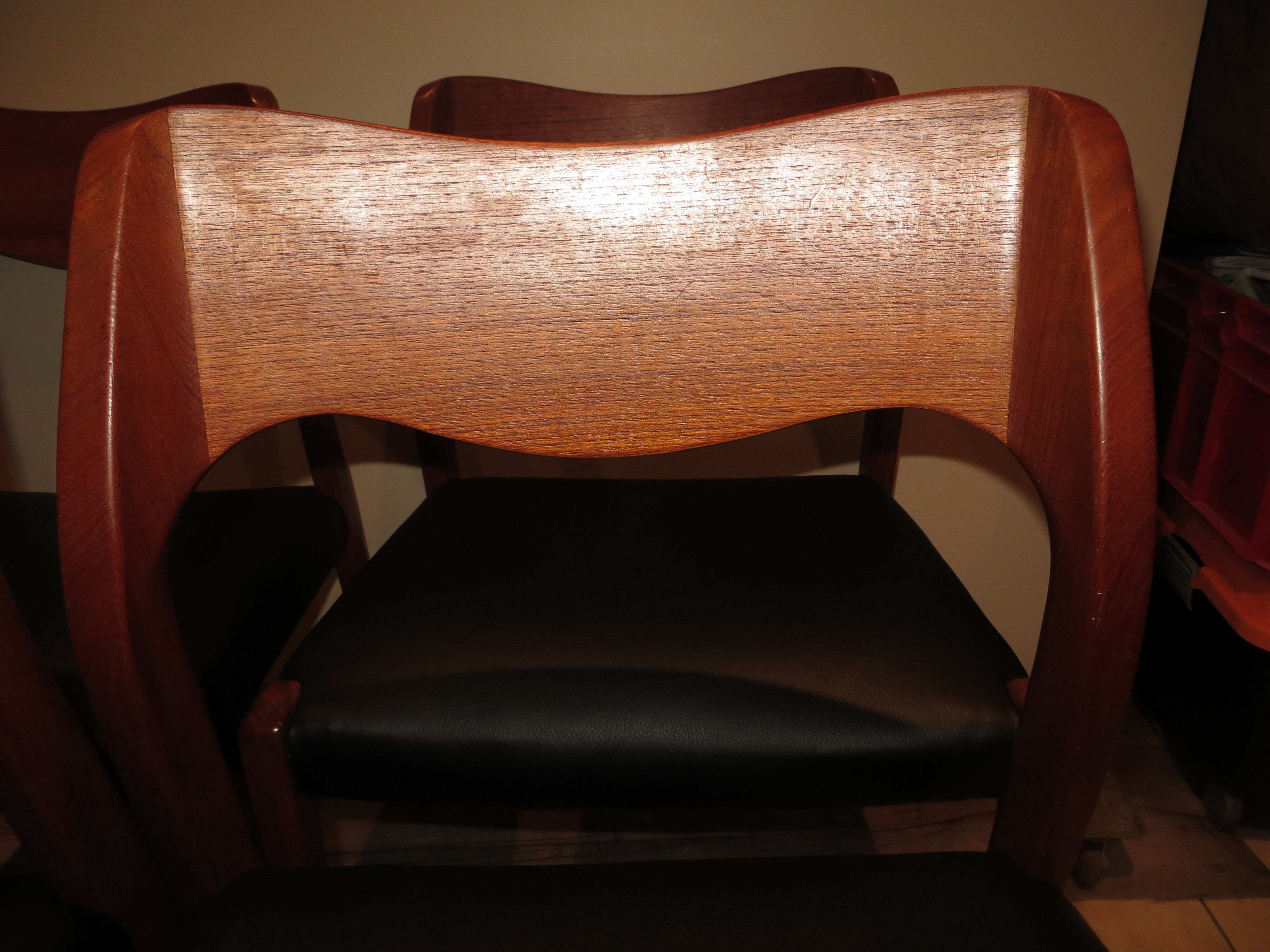 Suite de 4 chaises danoises en teck N.O.Moller N°71