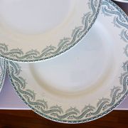 5 assiettes plates en terre de fer de St Amand modèle Réjane 210726
