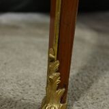 Petit Bureau de Milieu en Acajou et Palissandre, style Louis XV, époque Napoléon III – Milieu XIXe