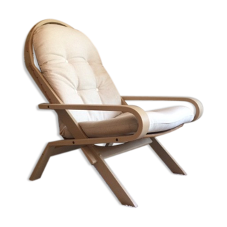 Vintage graphic and very comfortable chair