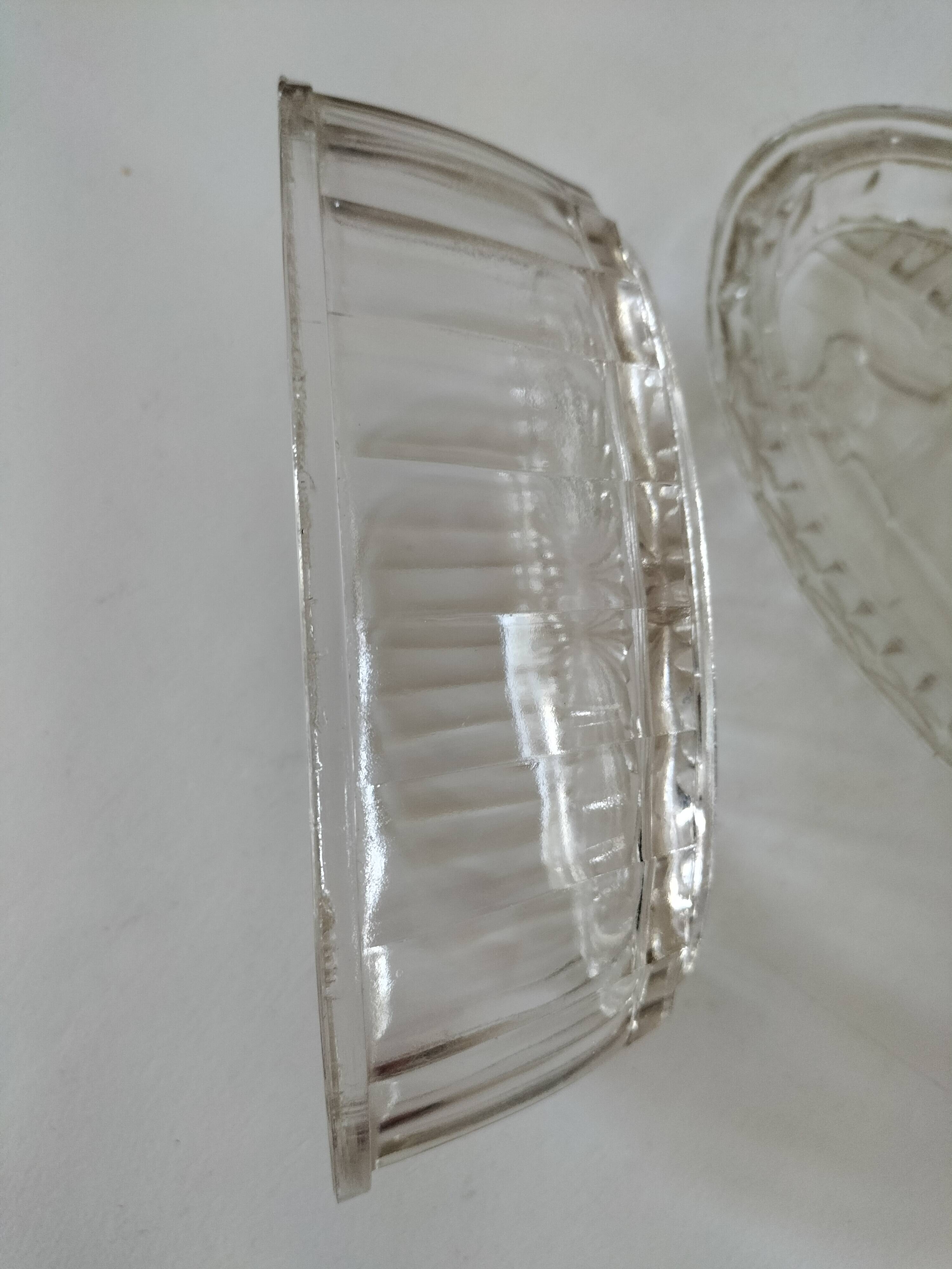 Beurrier vintage en verre pressé décor vache