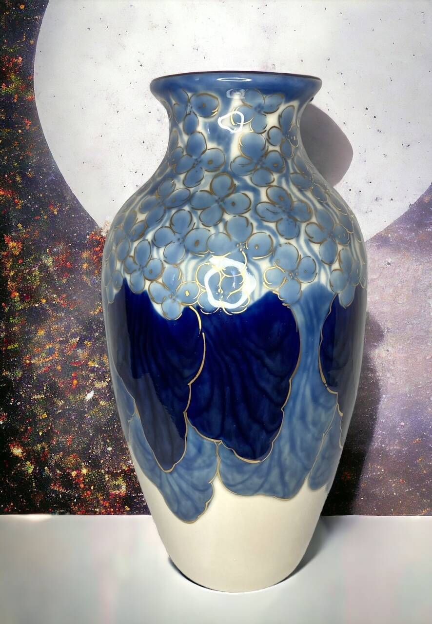 Tharaud, important Limoges Art Deco porcelain vase from the early 20th century